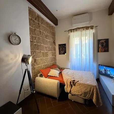 Vanity 8 - Mini Loft Apartman